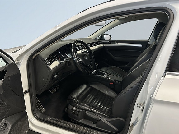 Volkswagen Passat Alltrack 7 of 23