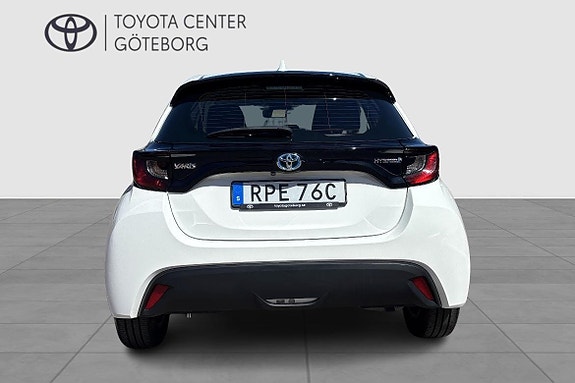 Toyota Yaris 6 of 12