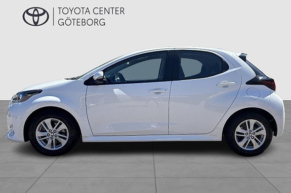 Toyota Yaris 5 of 12