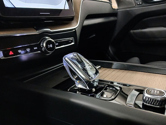 Volvo XC60 10 of 15