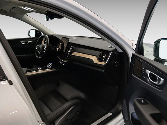 Volvo XC60 13 of 15