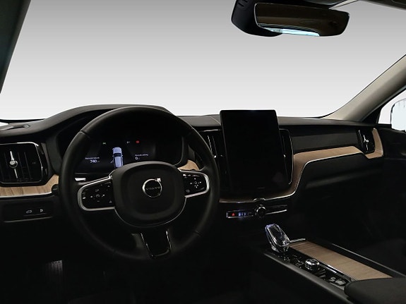 Volvo XC60 6 of 15