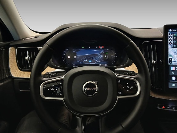 Volvo XC60 7 of 15