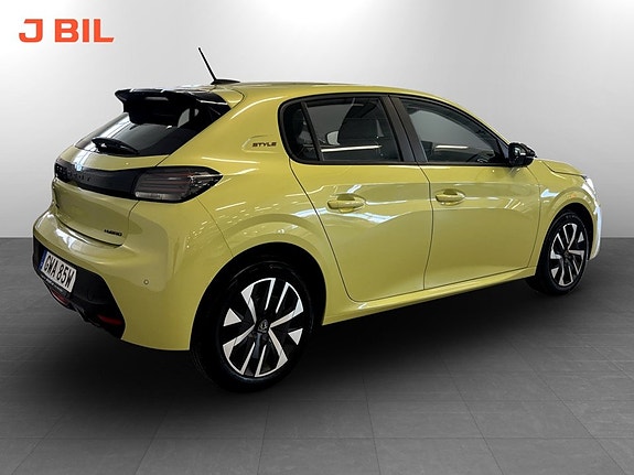 Peugeot 208 3 of 5