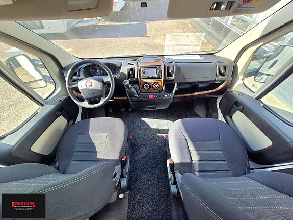RIMOR XGO Coupé 302 *"B-Körkort"AC, Solcell, Långbädd* 8 of 12