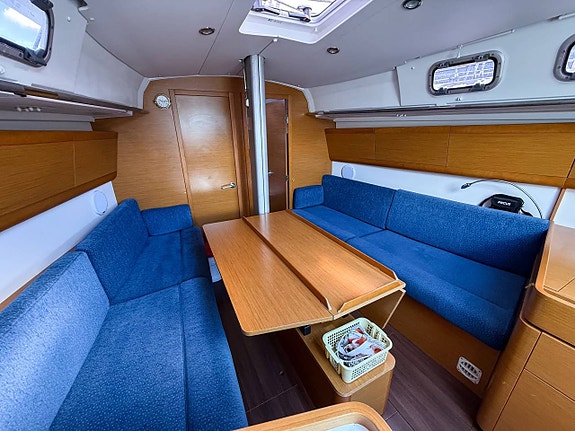 Beneteau First 35 | 2010 8 of 12