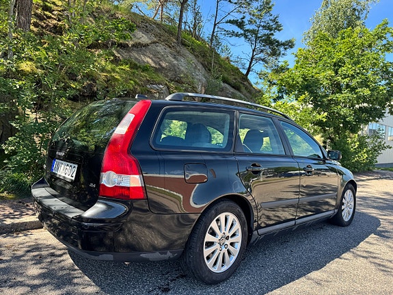 Volvo V50 4 of 5