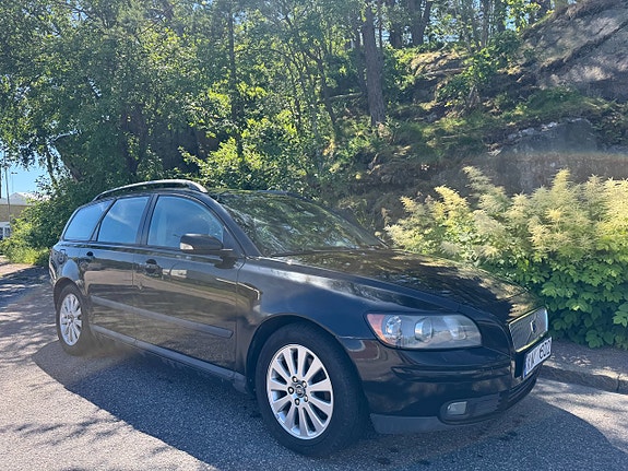 Volvo V50 2 of 5