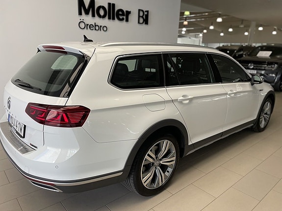 Volkswagen Passat Alltrack 4 of 5