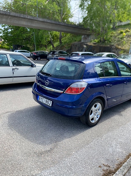 Opel Astra 3 of 5