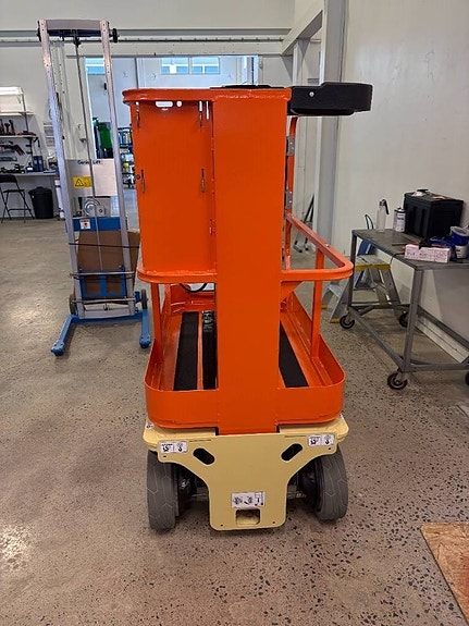 JLG 1230 ES 2 of 5