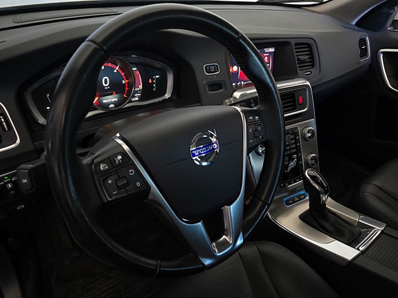 Volvo V60 8 of 17