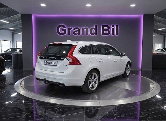 Volvo V60 4 of 5
