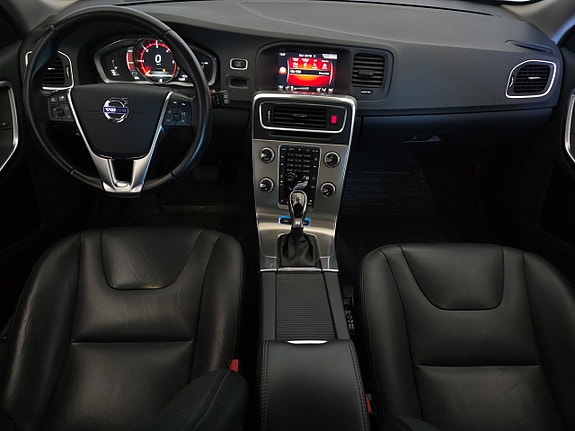 Volvo V60 11 of 17