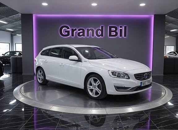 Volvo V60 2 of 5