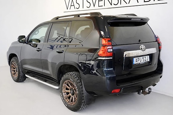 Toyota Land Cruiser 7 of 24