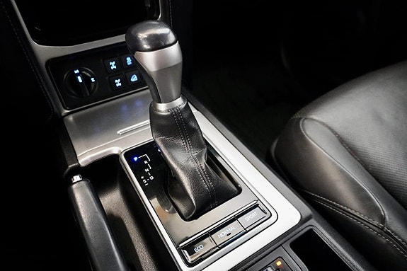 Toyota Land Cruiser 14 of 24