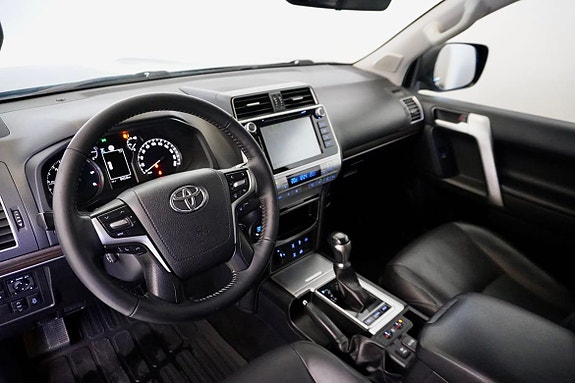 Toyota Land Cruiser 10 of 24