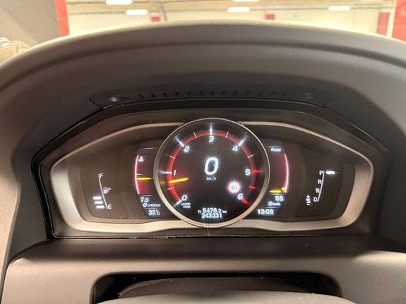 Volvo XC60 10 of 15