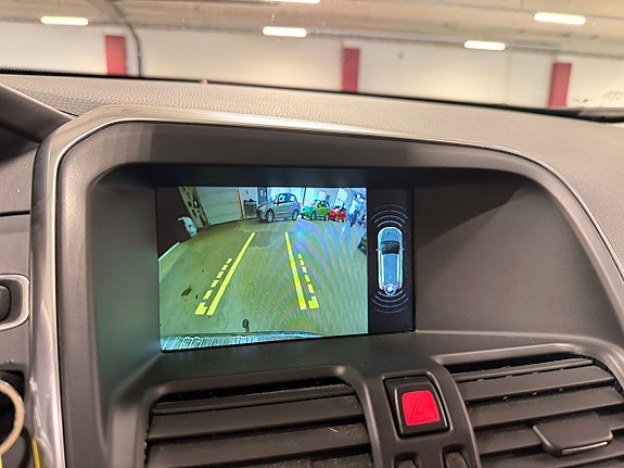 Volvo XC60 9 of 15