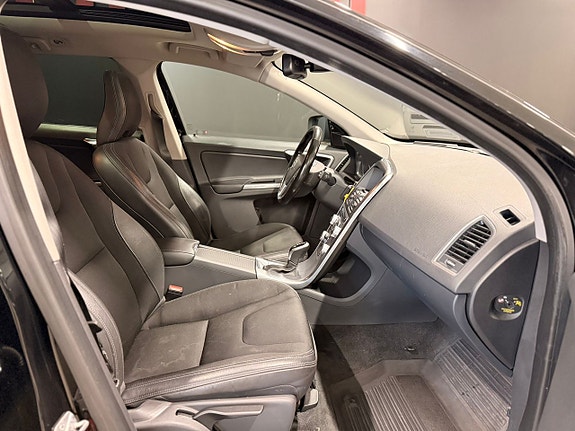 Volvo XC60 15 of 15
