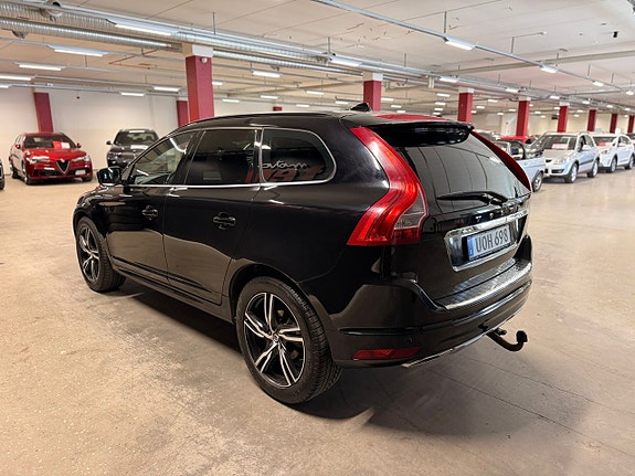 Volvo XC60 2 of 15