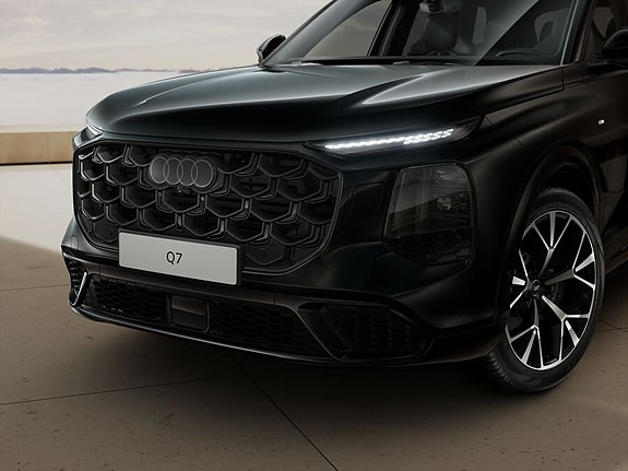 Audi Q7 4 of 5