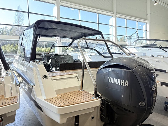 Yamarin 67 DC Premium Yamaha F225 XCB 2 of 8