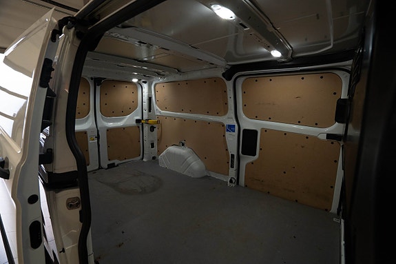 Ford Transit Custom 11 of 20