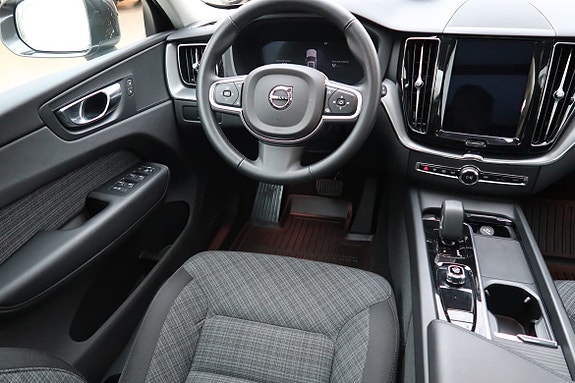 Volvo XC60 8 of 22