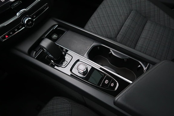 Volvo XC60 12 of 22