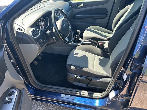 Ford Focus 9 of 11