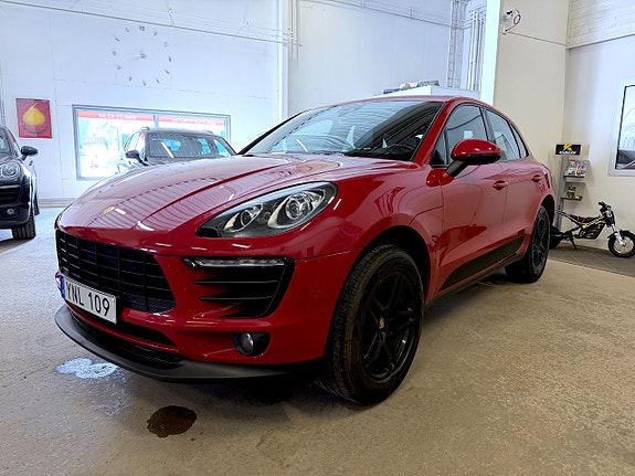 Porsche Macan 14 of 16