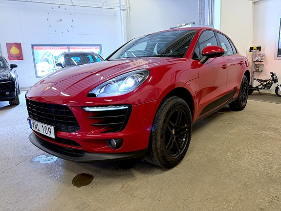 Porsche Macan 15 of 16