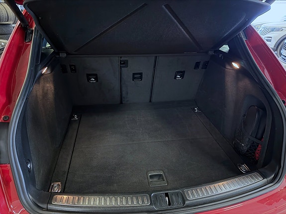 Porsche Macan 11 of 16