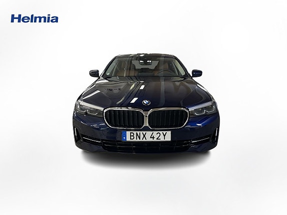BMW 530e 4 of 5