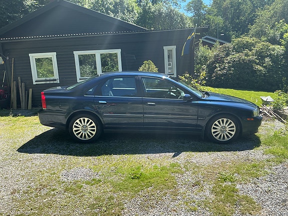 Volvo S80 2 of 5