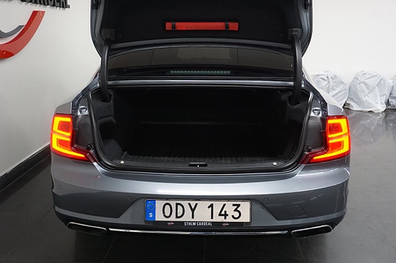Volvo S90 26 of 30