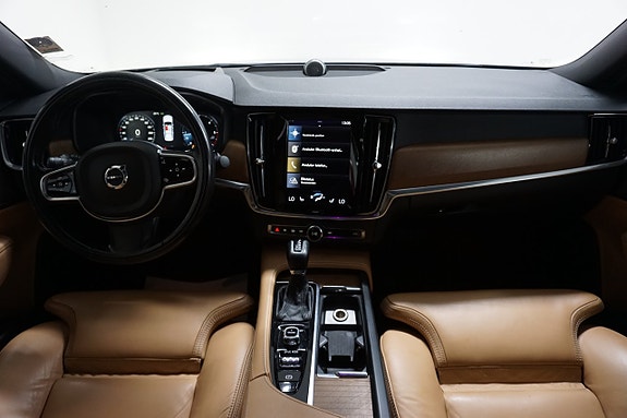 Volvo S90 10 of 30