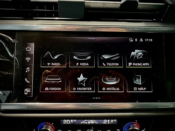 Audi Q3 4 of 5