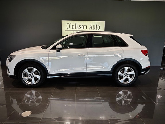 Audi Q3 2 of 5