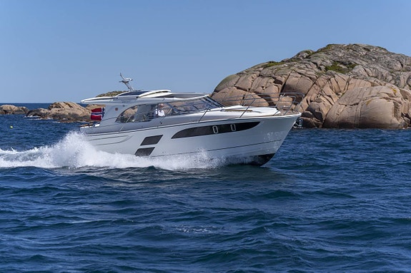 Marex 360 CC med 2 x Volvo Penta D4 320/DPi Joystick