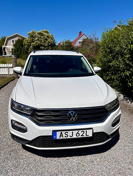 Volkswagen T-Roc 2 of 5