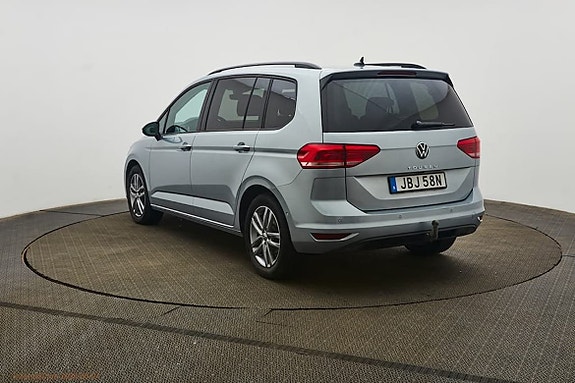 Volkswagen Touran 4 of 5