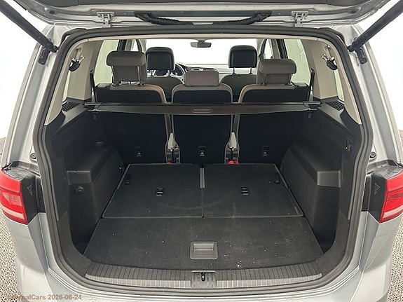 Volkswagen Touran 8 of 9