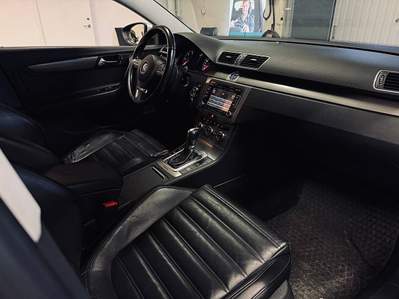 Volkswagen Passat 2.0 TDI Automat 4-M Nybyggd A-Traktor 7 of 9