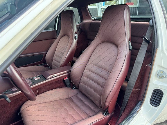 Porsche 944 9 of 17
