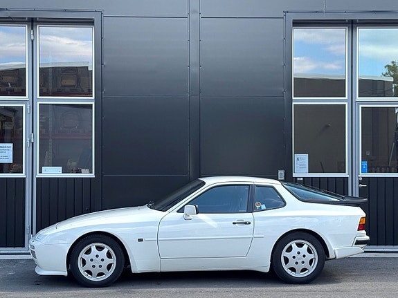 Porsche 944 2 of 5