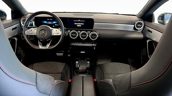 Mercedes-Benz CLA250 e 4 of 5