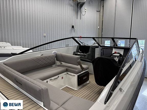 63 BR premium edition & Yamaha F150 XC 5 of 7